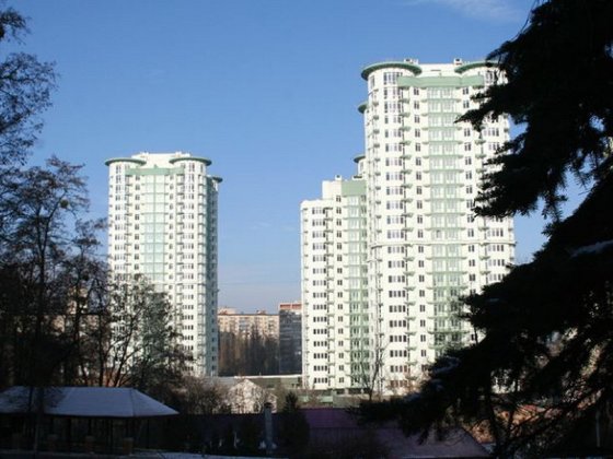 Продам 3 кімнатну квартиру вул.(Механізаторів) Шаповала 2  Смарагдовий Киев