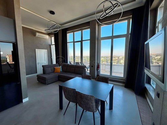 Двухуровневый пентхаус с панорамным видом на море в ЖК «Бельэтаж». Одесса