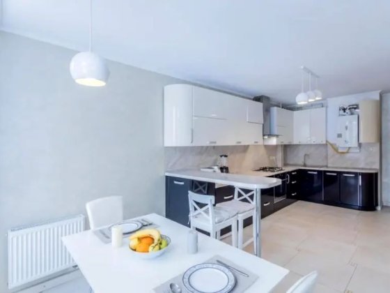 Продаж 3-к квартири вулиця Центральна 21б Киев