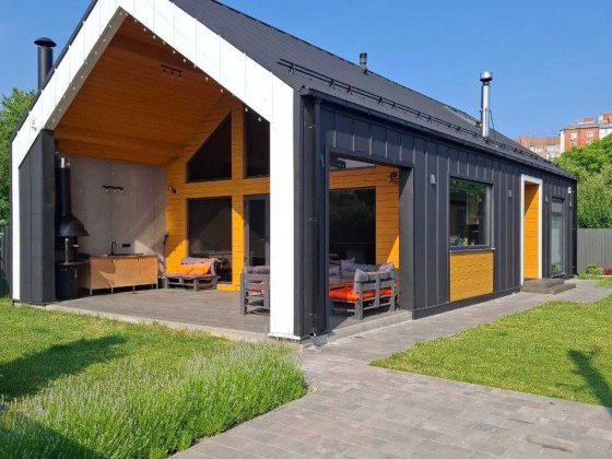 Приватний будинок з терасою на березі Бистриці        d Івано-Франківськ