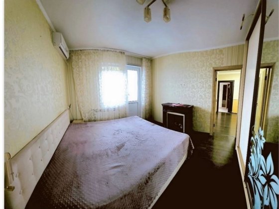 Продаж 3кім. квартири вул, Академіка Заболотного 90, Метро Теремки Киев