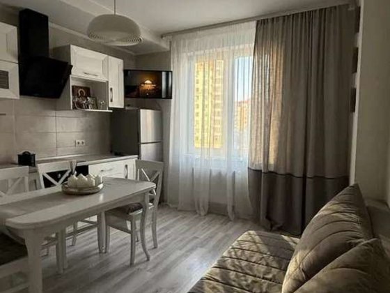 Продам 1 кімнатну квартиру вул.Чорновола 27 Київ