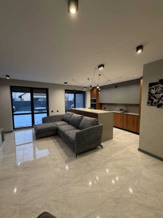 Продаж сучасного дуплексу, Лєтра - фото 1