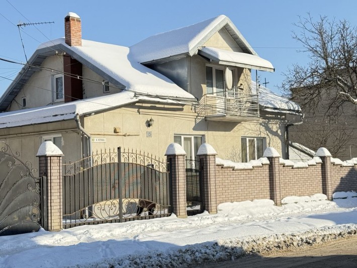 Продаж будинку із земельною ділянкою - фото 1