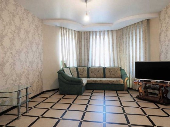 Продам будинок з ремонтом 227 м2,низька ціна, 10 соток,Торгмаш без % Бровары