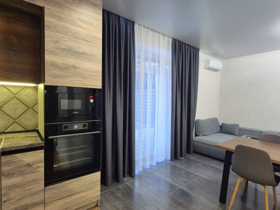 Таунхаус ремонт меблі техніка. ЖК закритого типу . Три паркомісця Біла Церква