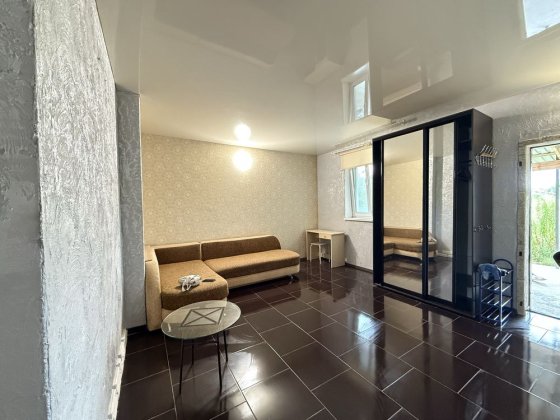 Продам укомплектований будинок на 2 входи  200 м.кв. на 15 сотках Бориспіль