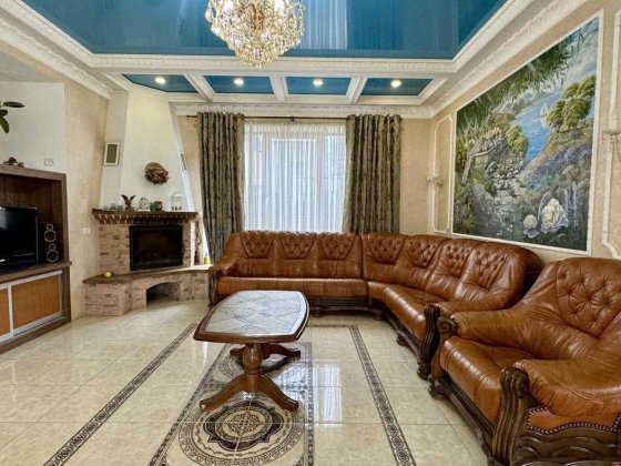 Будинок-фортеця у Бучі з бомбосховищем та басейном! Буча