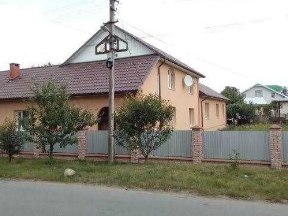 Просторий будинок на 10 сотках з двома окремими входами Івано-Франківськ