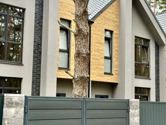 Таунхаус в центрі Бучі! Розмежовані окремі двори Буча