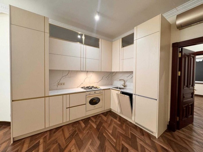 Продається просторий  будинок в Центрі - фото 1