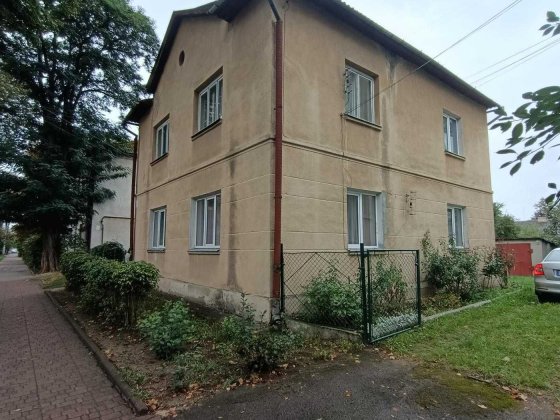 Продаж будинку з земельною ділянкою в центрі Ивано-Франковск