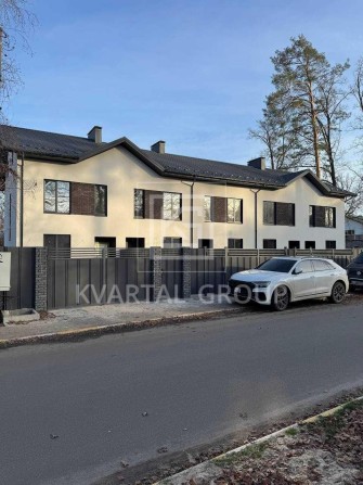 Таун хаус під ремонт, в затишному місці, парк, школа - фото 1