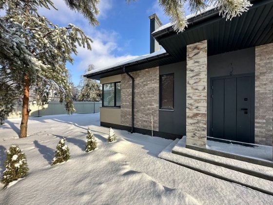 Будинок з газом на  в'їзді в Ворзель, поруч з Бучею. Буча