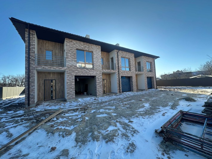 Продаються Таунхаус у престижній локації м. Івано-Франківськ - фото 1