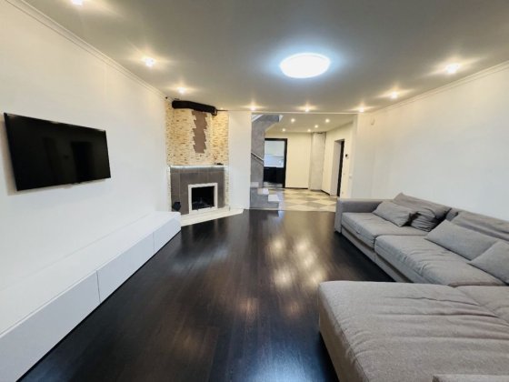 БЕЗ КОМІСІЇ, будинок з РЕМОНТОМ, меблями і технікою, заходь і живи Буча