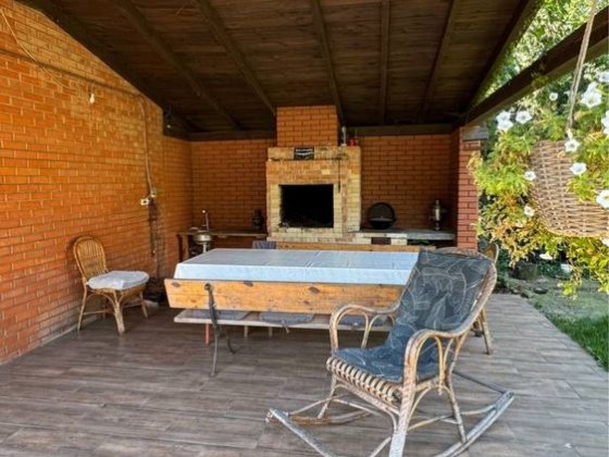 Просторий будинок в лісовій частині Бучі Буча