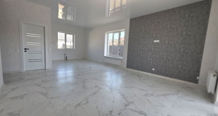 БУДИНОК  з РЕМОНТОМ та ГАРАЖЕМ  120 кв.м  , р-н 5 школа, вул.ЛІСОВА - фото 1