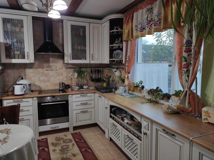 Терміново! Будинок у м. Луцьку, 118,0 кв.м, ремонт, меблі, техніка! - фото 1