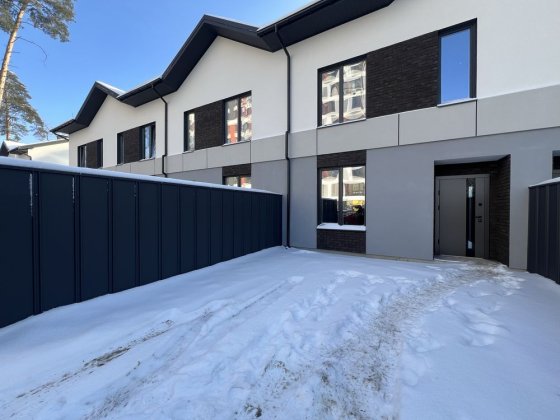 Таунхаус в Ірпені, з власним переднім подвір'ям Ирпень