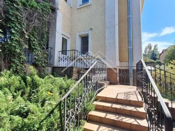 Продаж будинку в елітній локації з басейном та лазнею (ост. Розвилка) Кривой Рог