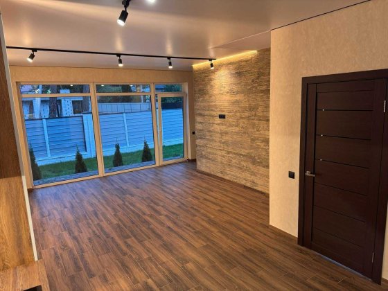 Таунхаус з новим , сучасним ремонтом у Лісовій Бучі! Телефонуй Буча