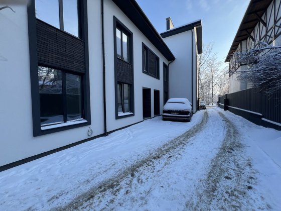 Таунхаус в центрі поруч з парком "Незнайко" Ирпень