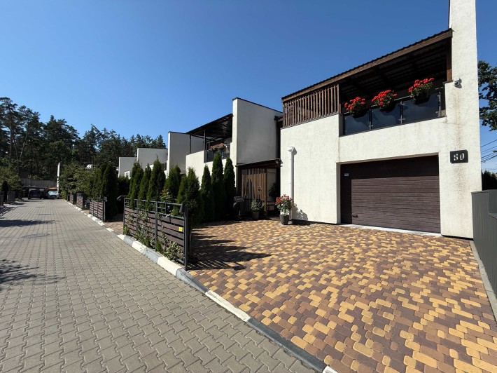 Продам преміум таунхаус з ремонтом у лісі Ірпеня | Кутовий + гараж - фото 1