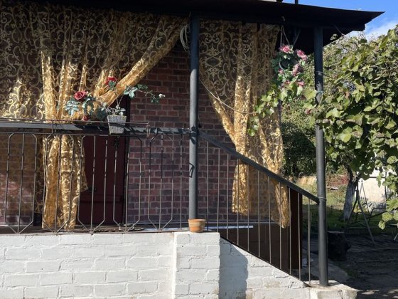 Продається від власника 1/2 будинку на Більшовику, ділянка 14соток