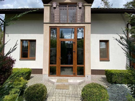 Продам  добротний будинок м.Буча. Повністю автономний. Буча