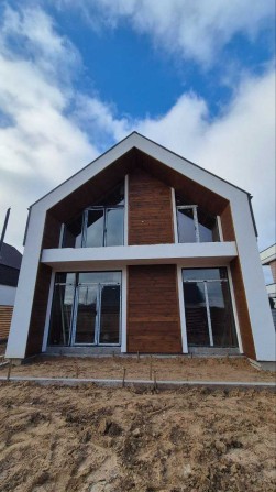 Будинок в Бучі, 127м2 на 4 сотках,поруч магазини, аптеки, БЕЗ КОМІСІЇ! - фото 1