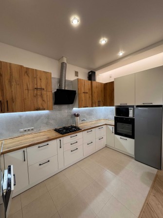 Продам сучасний котедж з ремонтом! Район Щасливого!! - фото 1