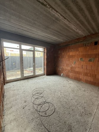 Трикімнатний таунхаус у центрі міста з газовим опаленням - фото 1