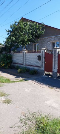 ПРОДАМ добротный ДОМ в отличном месте. - фото 1