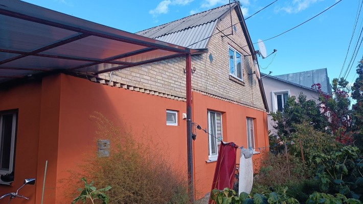 Будинок біля набережної - фото 1