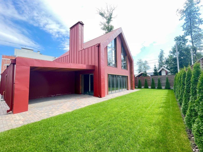 Сучасний будинок в Ірпені в оточені величних дубів - фото 1