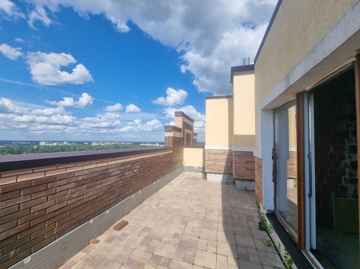 Продаж  неймовірно привабливої , видової квартири з власною терасою - фото 1