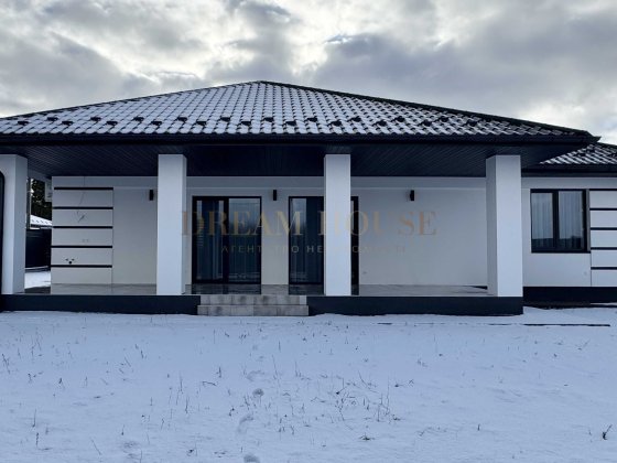 Одноповерховий будинок з ремонтом на 8 сотках. Газ. Центр каналізація! Буча