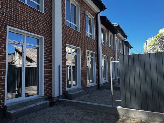 Таунхаус зі зручною локацією в Ірпені Ірпінь