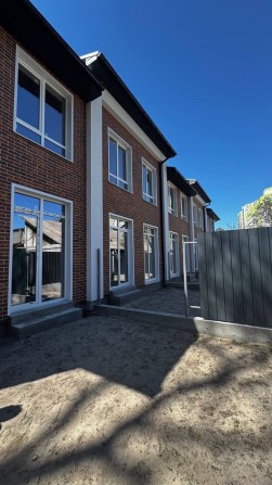 Таунхаус зі зручною локацією в Ірпені - фото 1