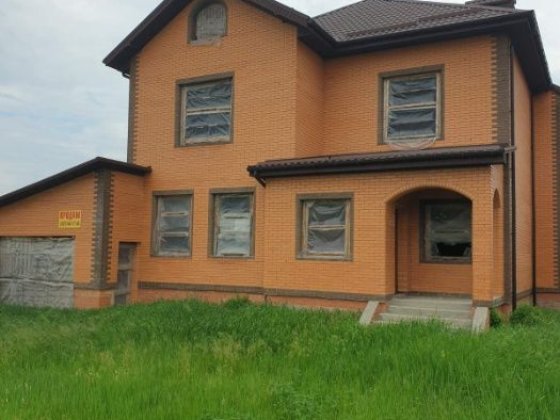 Продам двух этажный дом район Козацкого проспекта.