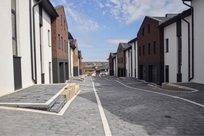 Продаж котеджів Підгороднє також діє Є Оселя - фото 1