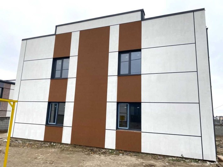 Котедж в районі 3ї поліклініки з міськими комунікаціями 3 сотих землі - фото 1
