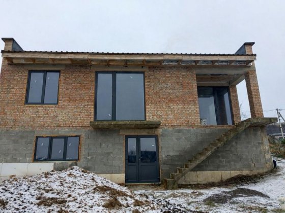 Продам будинок в тихому районі! Ровно