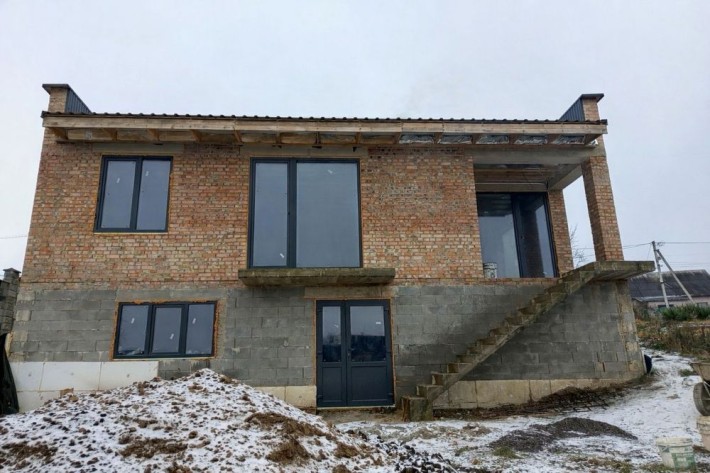 Продам будинок в тихому районі! - фото 1