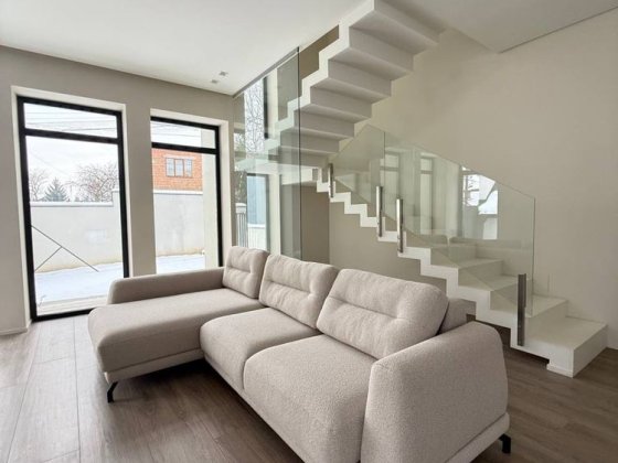 Продаж нового сучасного будинку 167м2 Ужгород