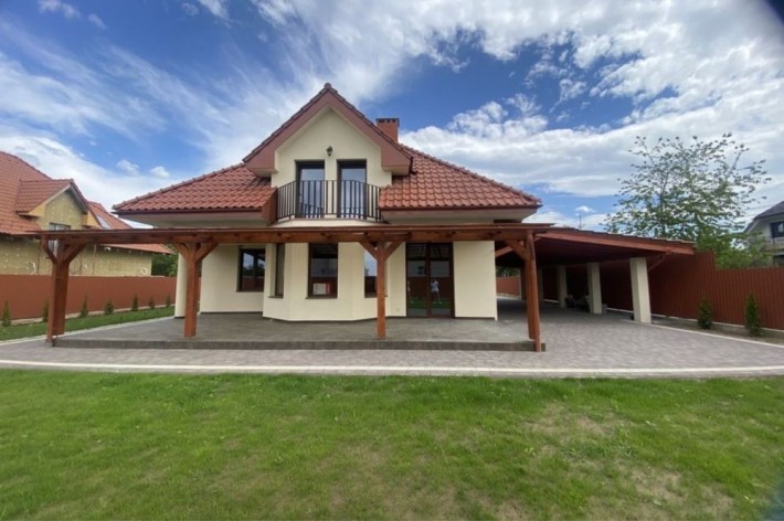 Продаж просторого будинку з ремонтом - фото 1