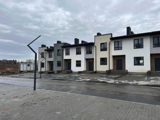 Продам котедж з міськими комунікаціями. Епіцентр. БЕЗ КОМІСІЇ ! ! ! Ровно