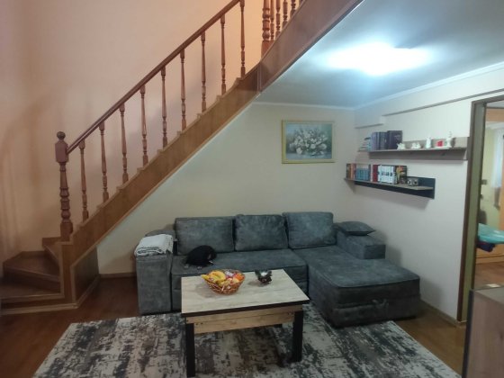 Продаеться 2-х поверховий напівособняк по вул.Карпатської України Ужгород