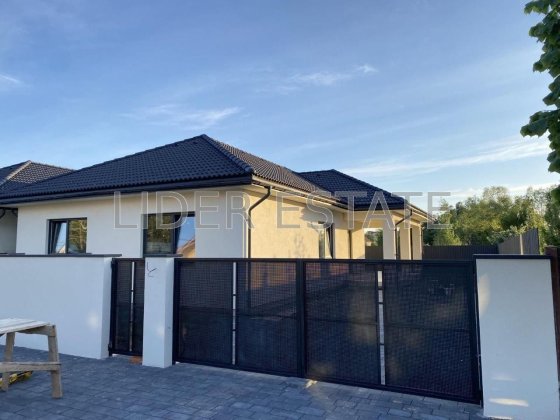 Продається сучасний будинок в районі Компотний Ужгород